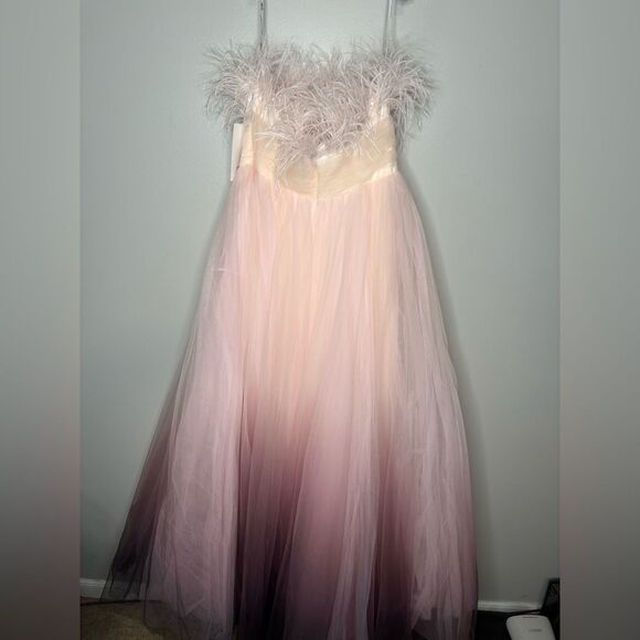 Mac Duggal 20557 STRAPLESS TULLE GOWN WITH FEATHER ACCENTS IN PINK OMBRE NWT - Picture 9 of 11